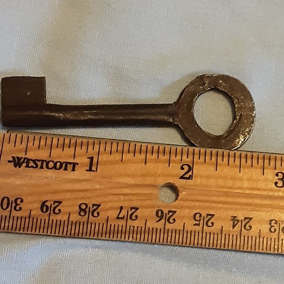 Large Metal Padlock/ Lock, Antique Finish Rustic w/ 2 Keys Really Works - Picture 7 of 7